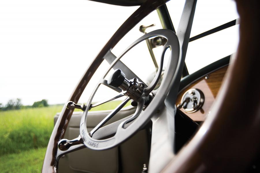 Детали интерьера Marmon Model 34C Sport Speedster 1924 года  (фото 30 из 30)